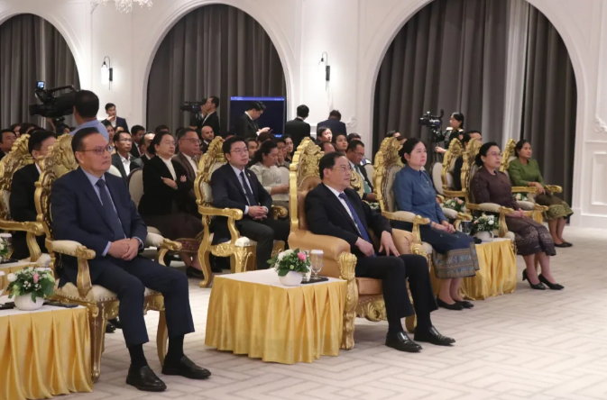 9e7af4d7c0e951f31d8ffb79d69708f4.png 9e7af4d7c0e951f31d8ffb79d69708f4.png