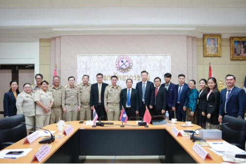 98f01e2a5c24d8212fd5d8372fc502fb.png 98f01e2a5c24d8212fd5d8372fc502fb.png