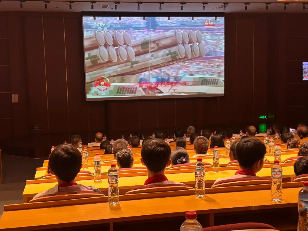 946310bc1a0e983cf412efd76f837692.jpg 946310bc1a0e983cf412efd76f837692.jpg